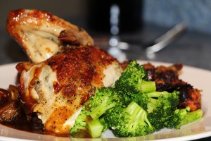 Roasted_Chicken_Dinner_Plate,_Broccoli,_Demi_Glace